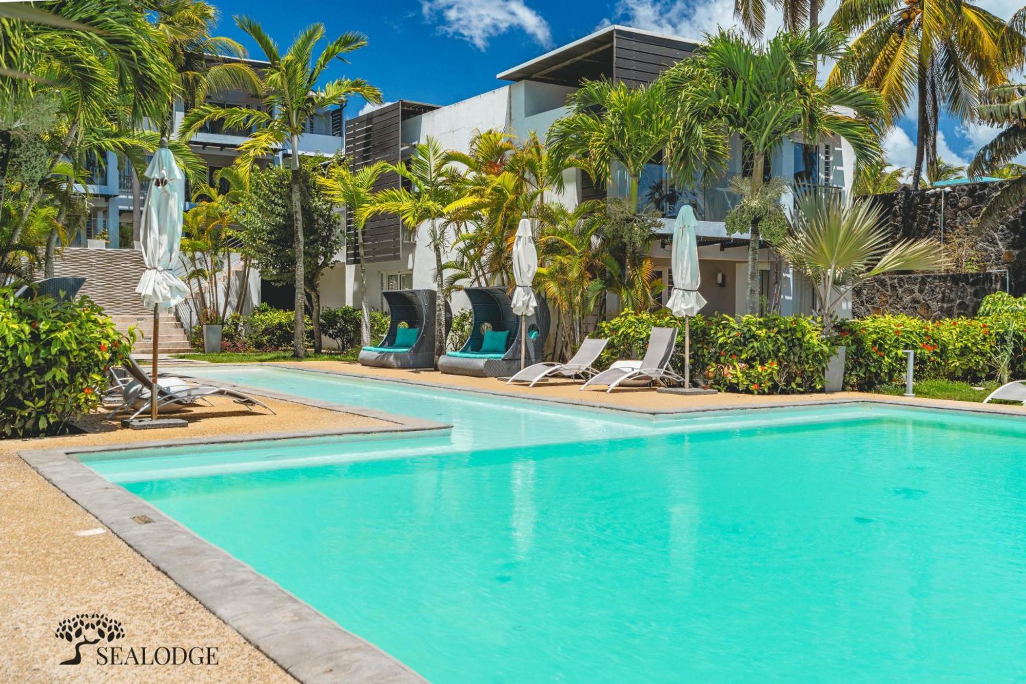 Kanope Bay - Holiday Beachfront Apartments Pointe aux Biches Экстерьер фото