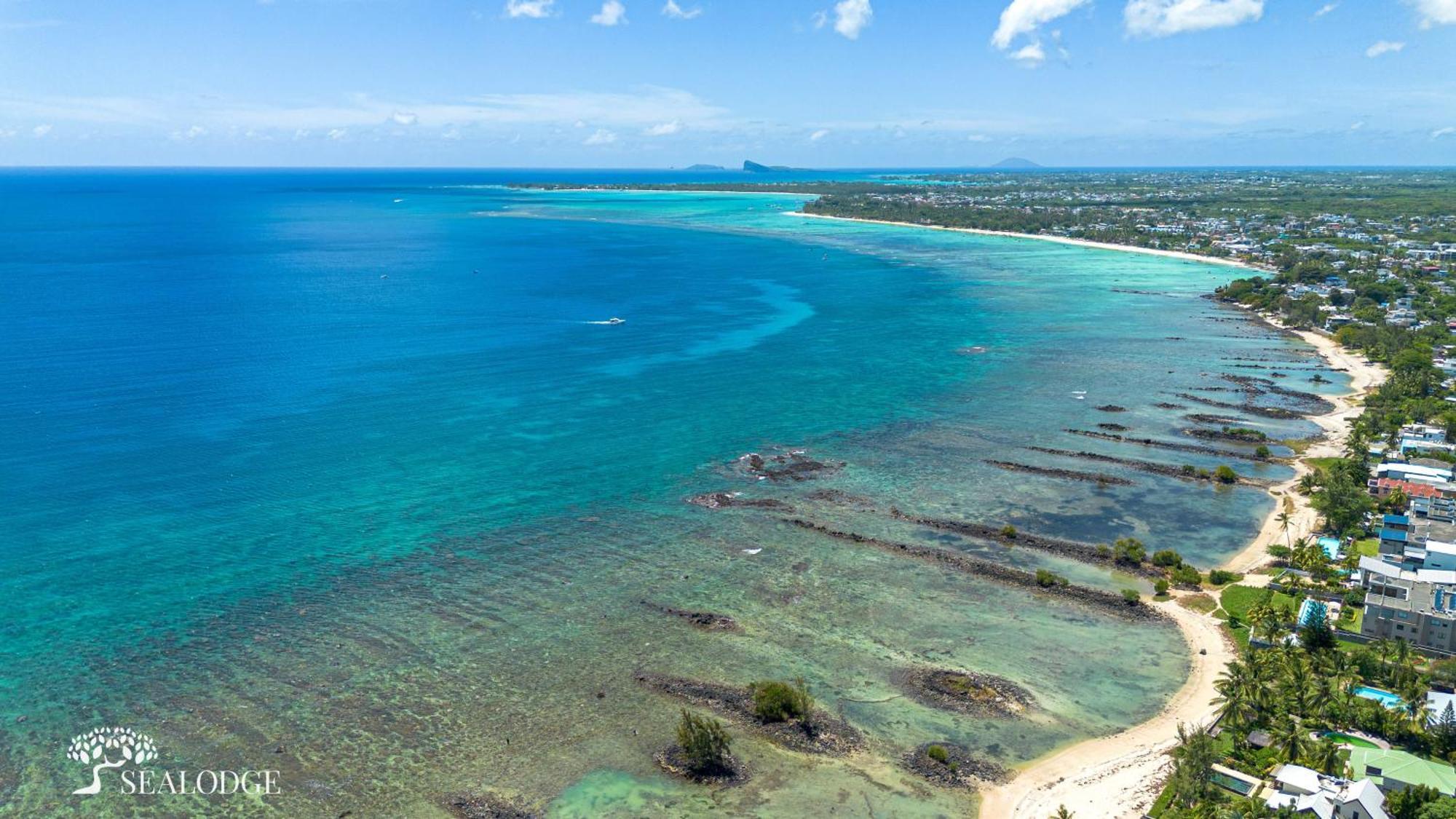 Kanope Bay - Holiday Beachfront Apartments Pointe aux Biches Экстерьер фото