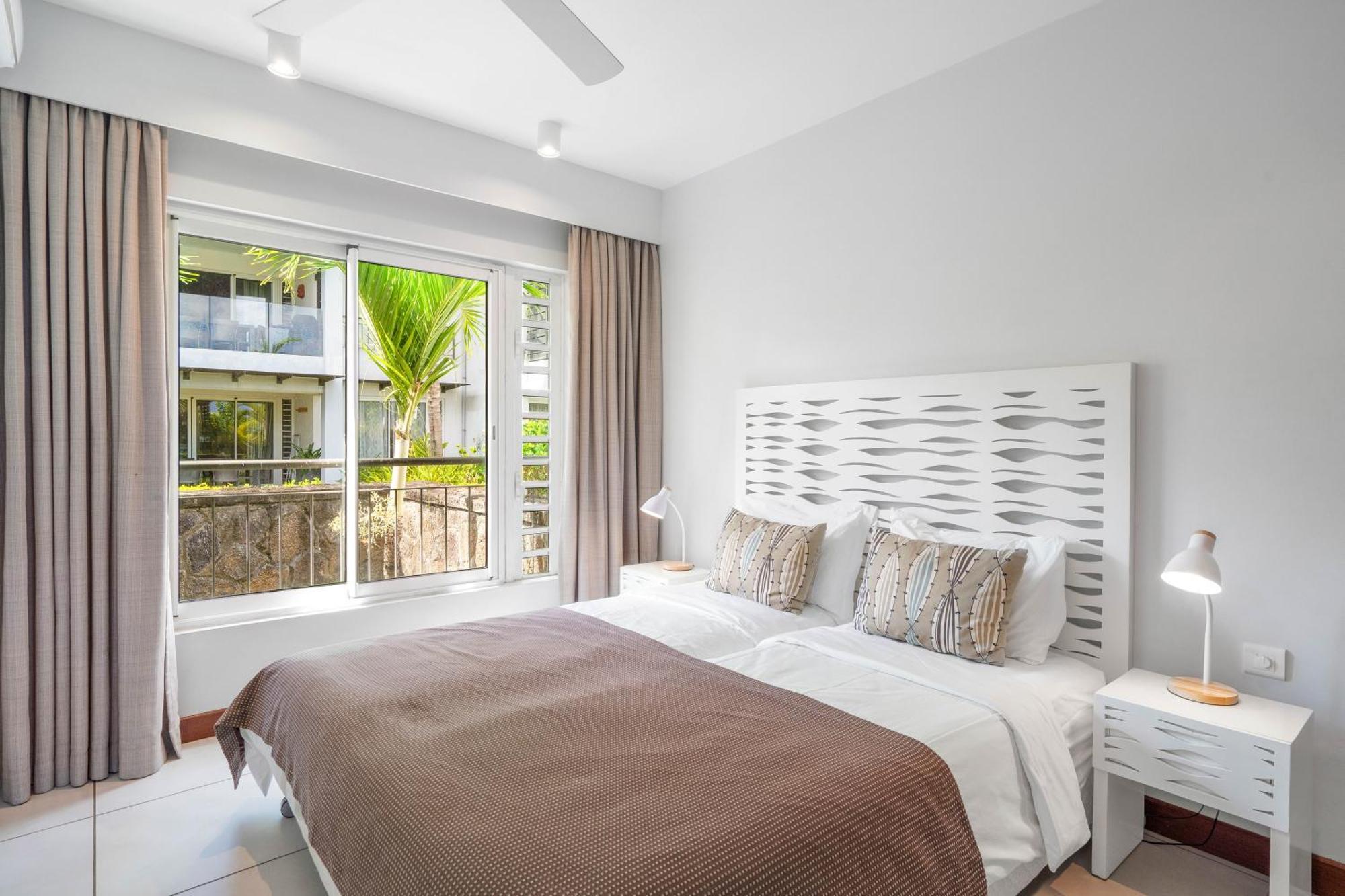 Kanope Bay - Holiday Beachfront Apartments Pointe aux Biches Экстерьер фото