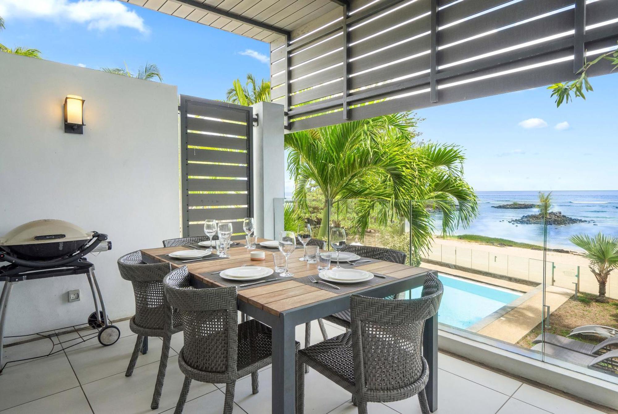 Kanope Bay - Holiday Beachfront Apartments Pointe aux Biches Экстерьер фото