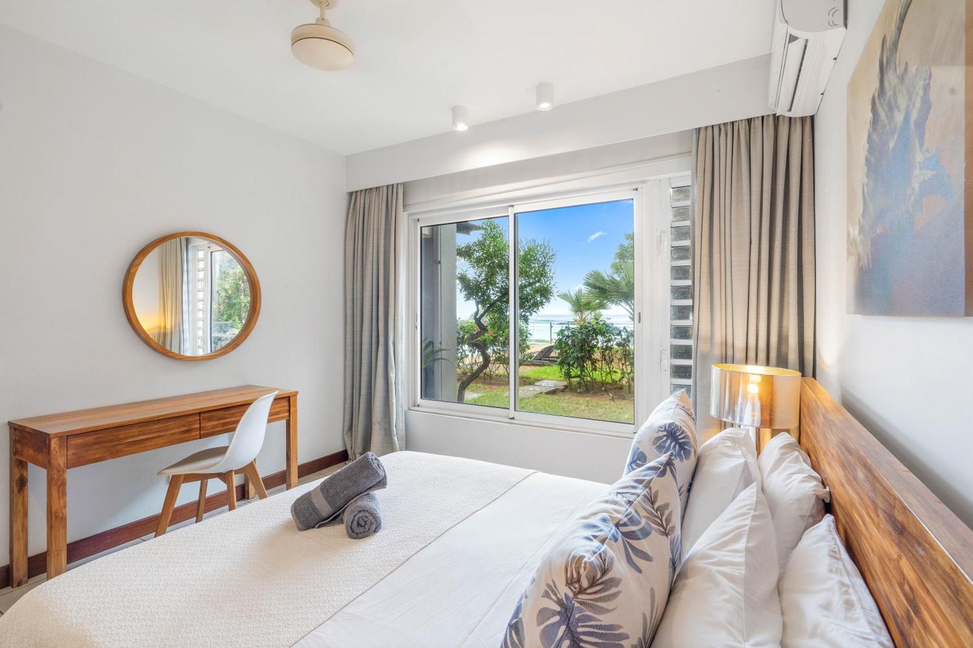 Kanope Bay - Holiday Beachfront Apartments Pointe aux Biches Экстерьер фото