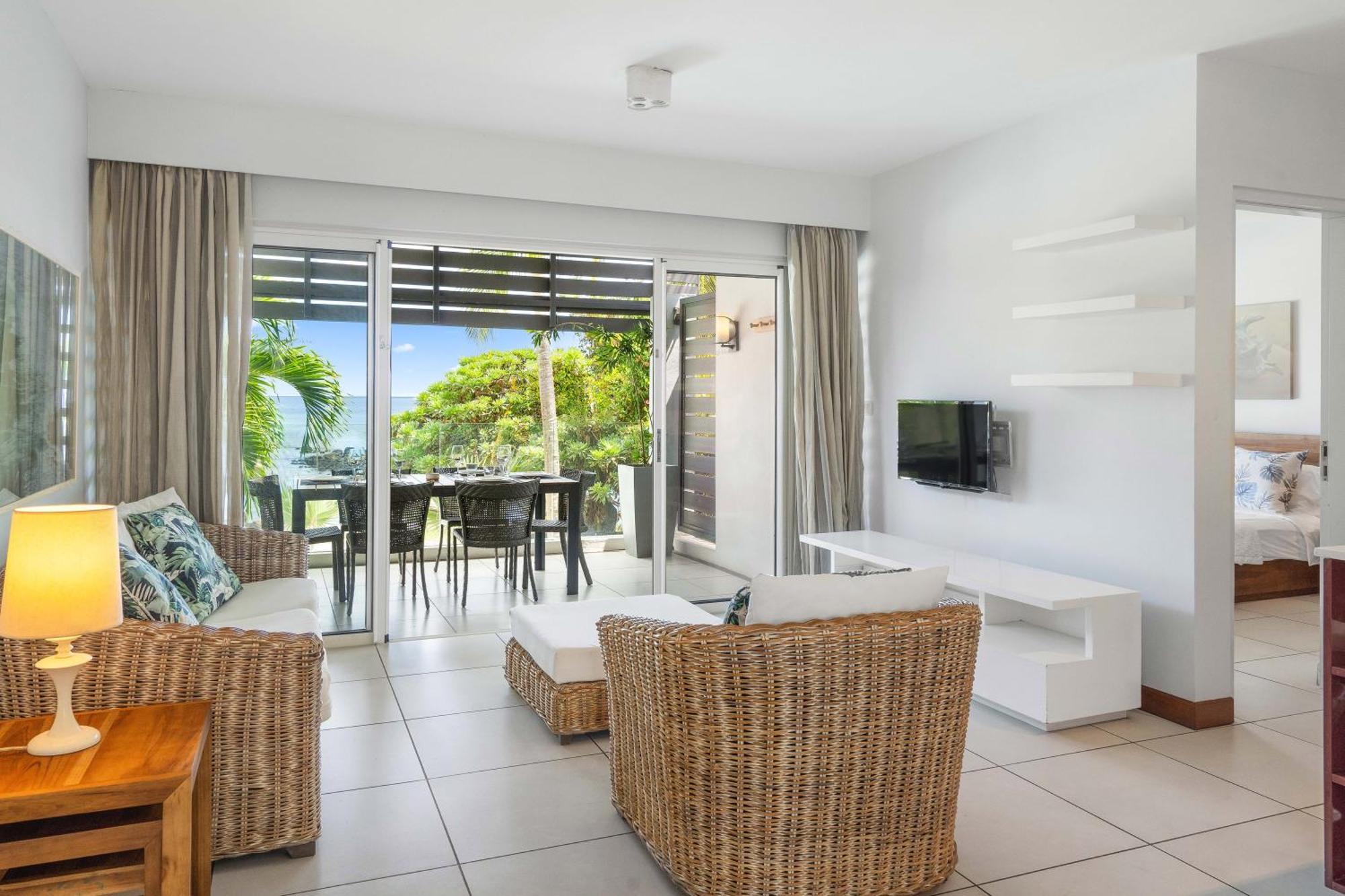 Kanope Bay - Holiday Beachfront Apartments Pointe aux Biches Экстерьер фото